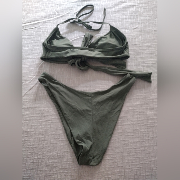 Aerie Bikini Set M Top / L Bottom High Cut Cheeky & Scoop Top Green 2 Piece - Picture 2 of 6